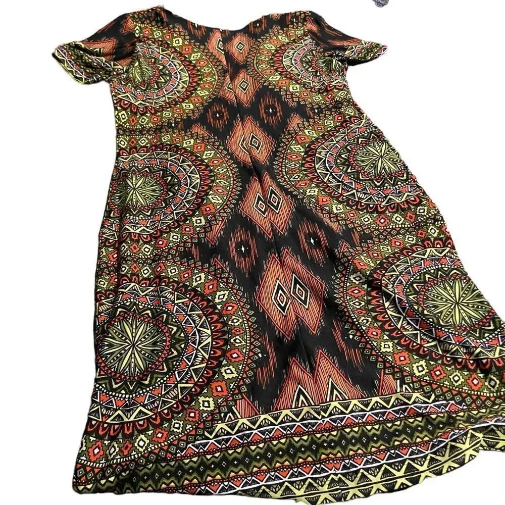 Riley size 8 beautiful lined dress excellent condition see pics